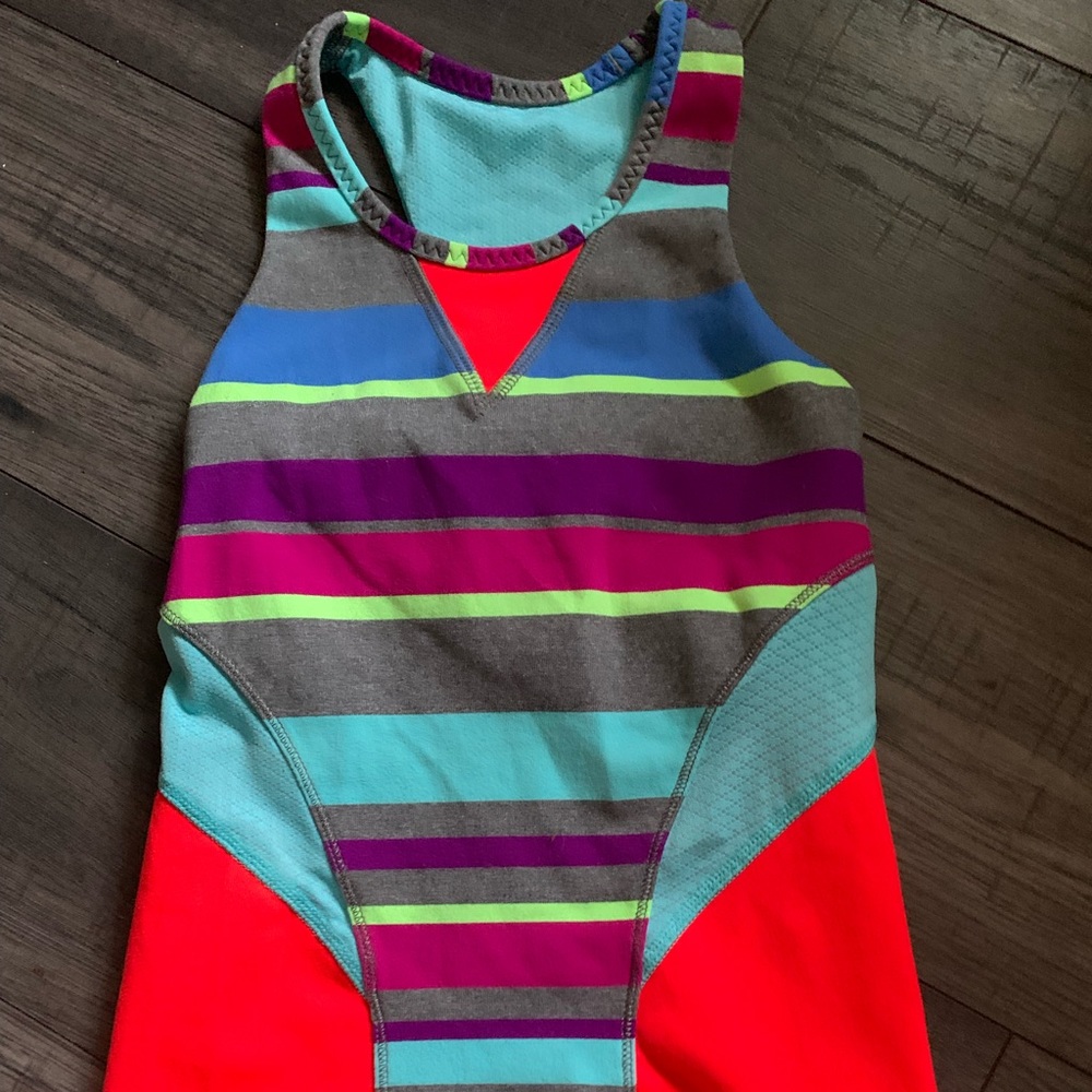 IVIVVA by LULULEMON Girls size 4 tank top in excellent condition